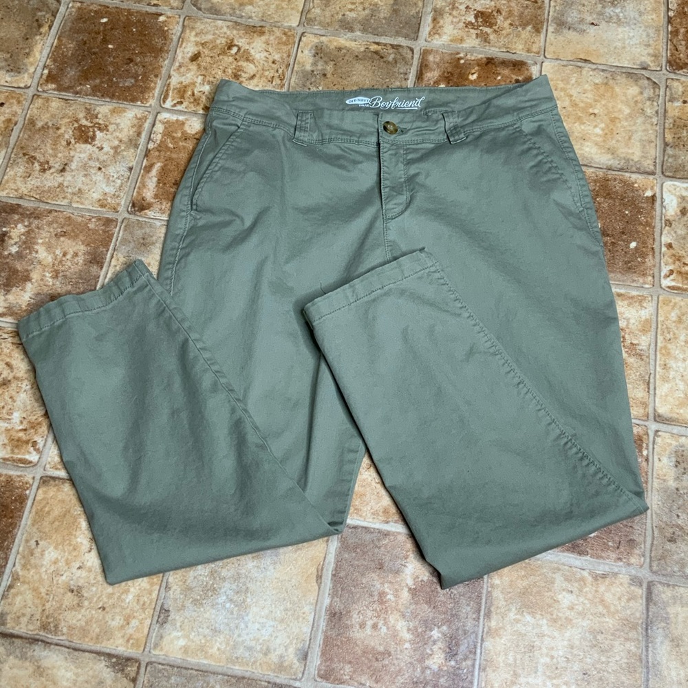 Old Navy The Le Boyfriend Olive Cropped Jeans 10